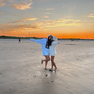 Meet your Posher, Ella